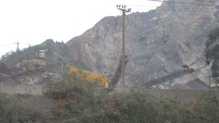 Bụi đá tung mù đường xuyên Á - 3