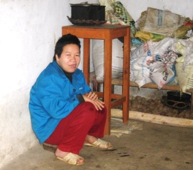 Người mẹ già và những đứa con tâm thần - 1