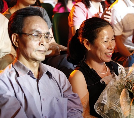Uyên Linh trở thành thần tượng âm nhạc năm thứ 3 - 15 Uyên Linh trở thành thần tượng âm nhạc năm thứ 3 - 15