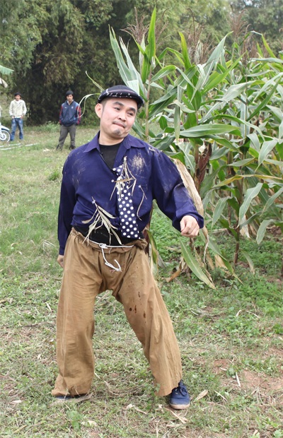 Thanh Thanh Hiền bối rối khi “bị” Xuân Hinh…hôn - 6