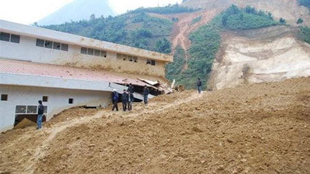 Lào Cai: Sạt lở đất vùi lấp Nhà máy thủy điện Sử Pán 2 - 1 Lào Cai: Sạt lở đất vùi lấp Nhà máy thủy điện Sử Pán 2 - 1