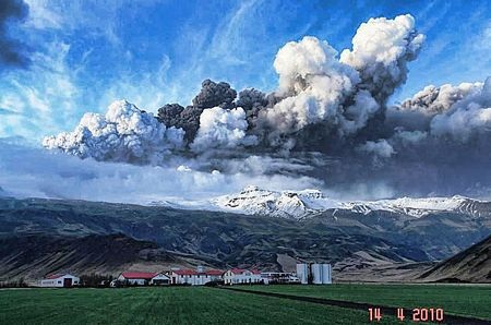 Những khoảnh khắc khó quên nhất của năm - 8