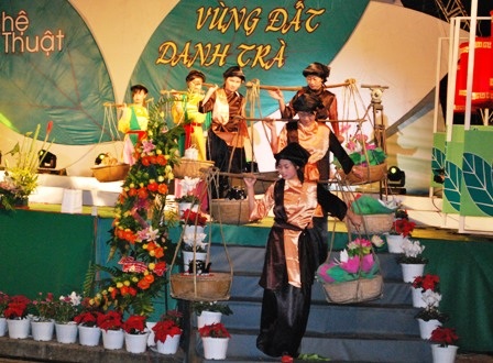 Thưởng lãm cảnh dâng trà trong triều đình xưa - 4 Thưởng lãm cảnh dâng trà trong triều đình xưa - 4