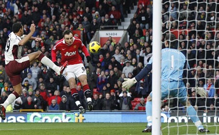 Những khoảnh khắc ấn tượng vòng 19 Premier League - 7