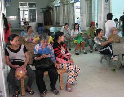 Bài 2: Nhiều bệnh viện tìm không ra… bác sĩ - 1