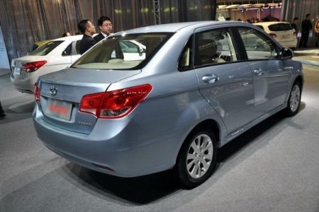 Xe Trung Quốc nhái thiết kế Mercedes B-Class - 18 Xe Trung Quốc nhái thiết kế Mercedes B-Class - 18