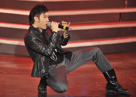 Mỹ Tâm đẹp khỏe khoắn trên sân khấu - 7