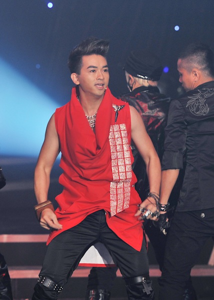 Mỹ Tâm đẹp khỏe khoắn trên sân khấu - 12