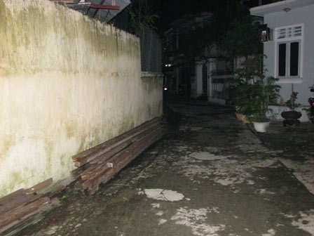 Nữ sinh lạnh gáy vì yêu râu xanh “khoe hàng” - 1 Nữ sinh lạnh gáy vì yêu râu xanh “khoe hàng” - 1