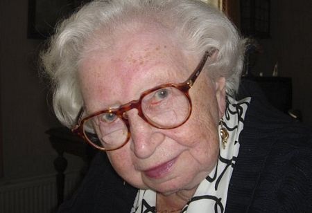 Những nhân vật nổi tiếng thế giới qua đời năm 2010 - 2