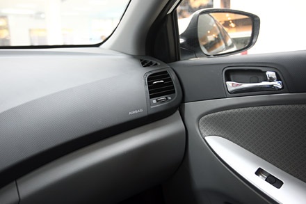 Hyundai Thành Công chính thức giới thiệu Accent 2012 - 14 Hyundai Thành Công chính thức giới thiệu Accent 2012 - 14