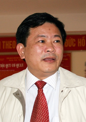 Vì sao hai nữ sinh vụ hiệu trưởng mua dâm từ chối luật sư? - 1 Vì sao hai nữ sinh vụ hiệu trưởng mua dâm từ chối luật sư? - 1
