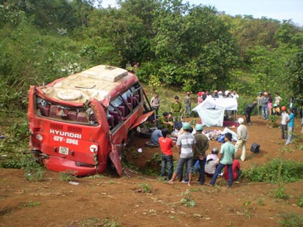 Tai nạn thảm khốc, 2 người chết, 35 người bị thương - 3