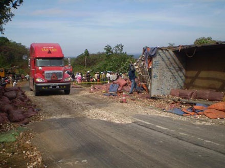 Tai nạn thảm khốc, 2 người chết, 35 người bị thương - 4