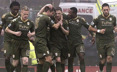 Những khoảnh khắc ấn tượng vòng 20 Premier League - 8