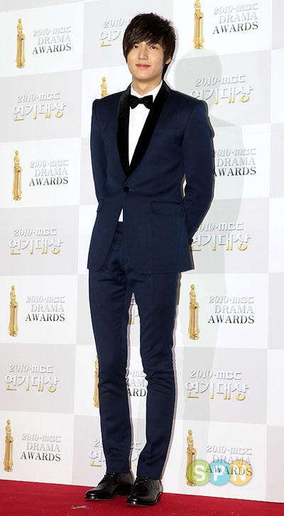 Sao lộng lẫy tại Lễ trao giải "MBC Drama Awards 2010" - 6 Sao lộng lẫy tại Lễ trao giải "MBC Drama Awards 2010" - 6
