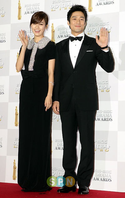 Sao lộng lẫy tại Lễ trao giải "MBC Drama Awards 2010" - 10 Sao lộng lẫy tại Lễ trao giải "MBC Drama Awards 2010" - 10