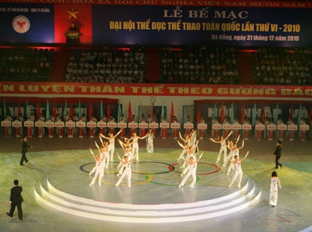 Lễ bế mạc Đại hội TDTT lần thứ VI ở Đà Nẵng - 3 Lễ bế mạc Đại hội TDTT lần thứ VI ở Đà Nẵng - 3