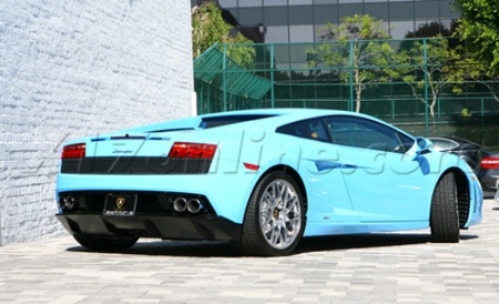 Ca sĩ Mỹ gốc Việt sở hữu Lamborghini màu độc - 4