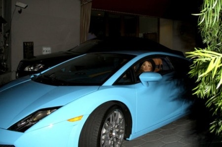 Ca sĩ Mỹ gốc Việt sở hữu Lamborghini màu độc - 9
