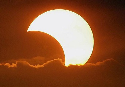 Xem nhật thực một phần vào dịp năm mới - 1