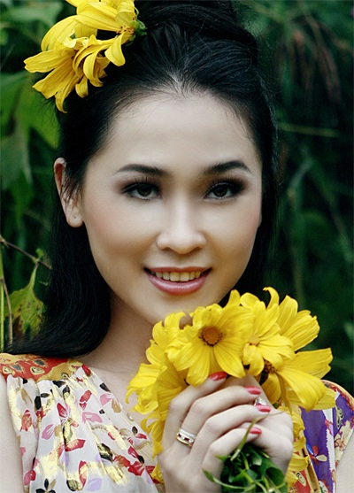 Ngắm nàng Á hậu xinh như hoa - 1 Ngắm nàng Á hậu xinh như hoa - 1