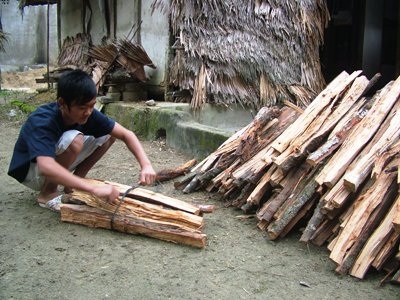 Hà Tĩnh: Quà nhân ái đầy ý nghĩa đến với 3 anh em mồi côi - 1