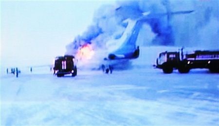 Máy bay Nga bốc cháy ngùn ngụt tại hiện trường  - 5