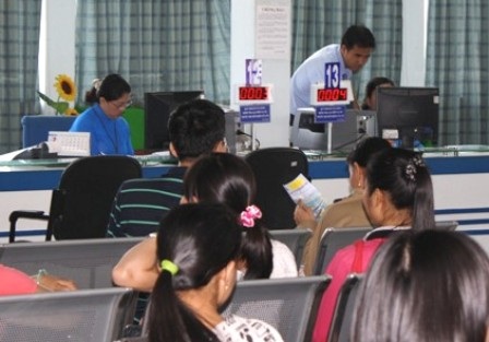 Bắt giữ đối tượng bán vé tàu Tết giả - 1