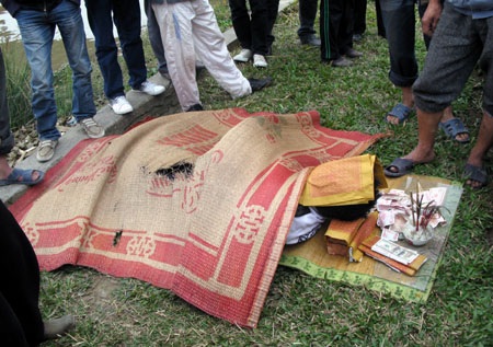 Xác nam sinh viên dưới chân cầu An Dương - 1