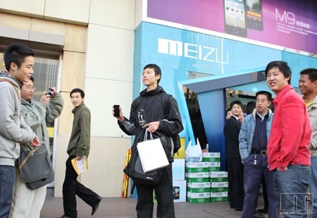 Meizu thuê người xếp hàng… mua điện thoại M9? - 18 Meizu thuê người xếp hàng… mua điện thoại M9? - 18