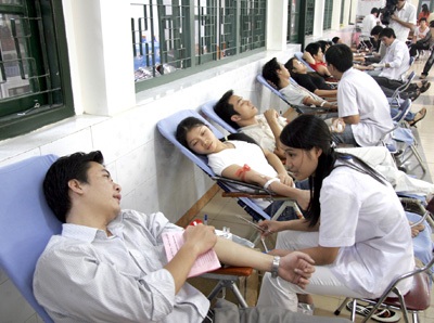 Máu cần tiếp cho người khổ, chứ không hẳn là cho người nghèo - 2 Máu cần tiếp cho người khổ, chứ không hẳn là cho người nghèo - 2