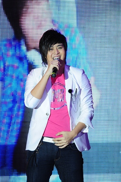 Tưng bừng đêm nhạc “Bắt sóng cảm xúc cùng MobiFone” - 2