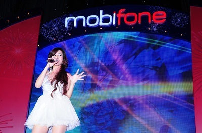 Tưng bừng đêm nhạc “Bắt sóng cảm xúc cùng MobiFone” - 3