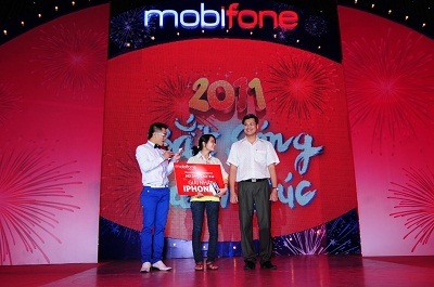 Tưng bừng đêm nhạc “Bắt sóng cảm xúc cùng MobiFone” - 5