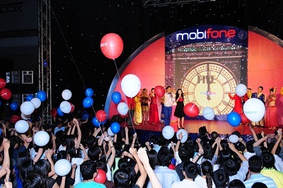 Tưng bừng đêm nhạc “Bắt sóng cảm xúc cùng MobiFone” - 6