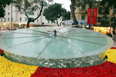 Đồng hồ khổng lồ ngừng chạy do không được cấp điện - 1