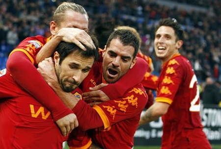 AC Milan, AS Roma thắng nhọc trước “nhược tiểu” - 2 AC Milan, AS Roma thắng nhọc trước “nhược tiểu” - 2