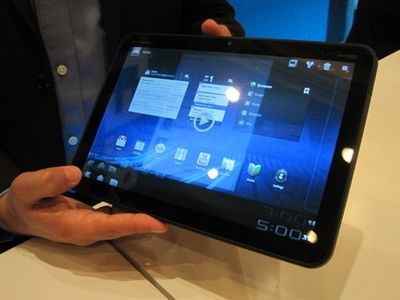 Motorola trình diễn máy tính bảng Xoom tại CES 2011 - 6