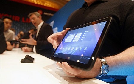 Video: Ấn tượng đầu tiên về Motorola Xoom - 1 Video: Ấn tượng đầu tiên về Motorola Xoom - 1