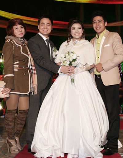 Người đẹp phim “Những cánh hoa bay” rạng rỡ trong ngày cưới - 11