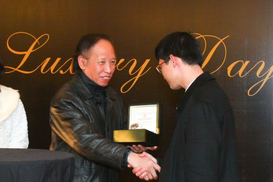 Đấu giá đồng hồ cao cấp tặng Quỹ bé Nhân Ái - 1 Đấu giá đồng hồ cao cấp tặng Quỹ bé Nhân Ái - 1