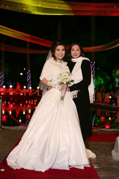 Người đẹp phim “Những cánh hoa bay” rạng rỡ trong ngày cưới - 7