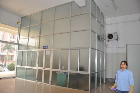Xây bít sân thượng, chung cư "thách thức" hỏa hoạn - 2 Xây bít sân thượng, chung cư "thách thức" hỏa hoạn - 2