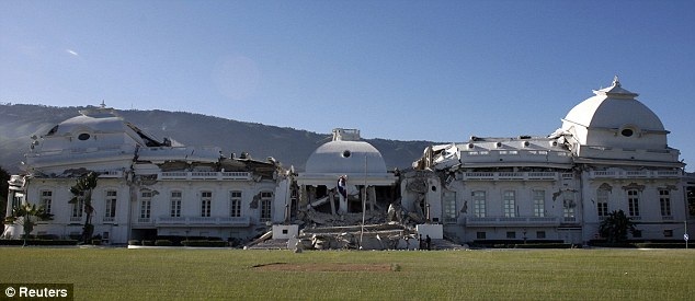 Haiti 1 năm sau động đất - cảnh kinh hoàng gần như nguyên vẹn - 1 Haiti 1 năm sau động đất - cảnh kinh hoàng gần như nguyên vẹn - 1
