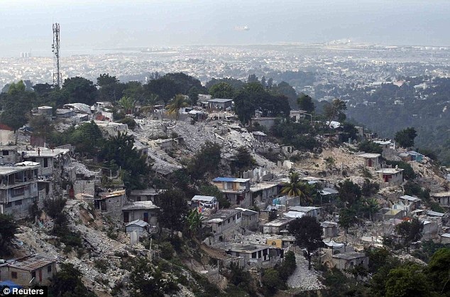 Haiti 1 năm sau động đất - cảnh kinh hoàng gần như nguyên vẹn - 4 Haiti 1 năm sau động đất - cảnh kinh hoàng gần như nguyên vẹn - 4