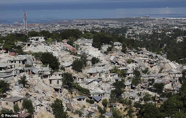 Haiti 1 năm sau động đất - cảnh kinh hoàng gần như nguyên vẹn - 3 Haiti 1 năm sau động đất - cảnh kinh hoàng gần như nguyên vẹn - 3