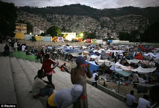 Haiti 1 năm sau động đất - cảnh kinh hoàng gần như nguyên vẹn - 5 Haiti 1 năm sau động đất - cảnh kinh hoàng gần như nguyên vẹn - 5