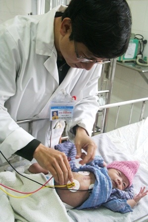 Gần 40 triệu đồng đến với cháu bé 3 ngày tuổi có nhịp tim chậm - 2