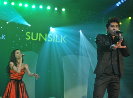 Hà Hồ xua tan giá rét Hà Nội - 3